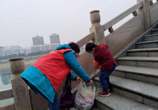 環(huán)保從娃娃抓起，小“邵陽(yáng)灘主”的公益成長(cháng)路