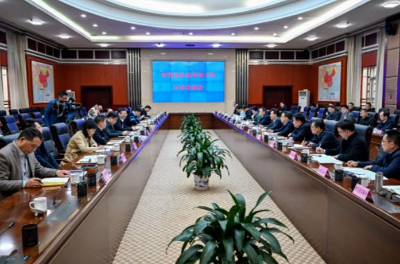 懷化市生態(tài)環(huán)境局唱響生態(tài)品牌 做好生態(tài)文章 為建設美麗湖南作出更大貢獻 劉群率隊來(lái)懷會(huì )商生態(tài)環(huán)境工作 黎春秋主持