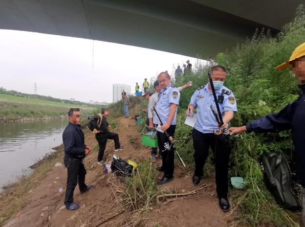 嚴厲打擊非法捕釣 筑牢水域生態(tài)防線(xiàn)